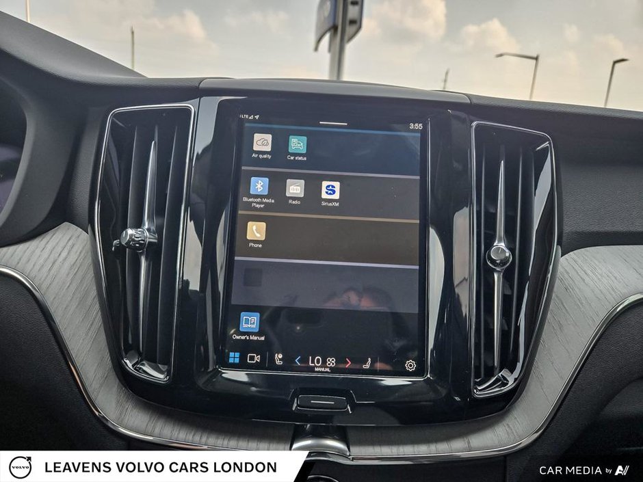 2025 Volvo XC60 Plug-in Hybrid PLUS DARK THEME-26