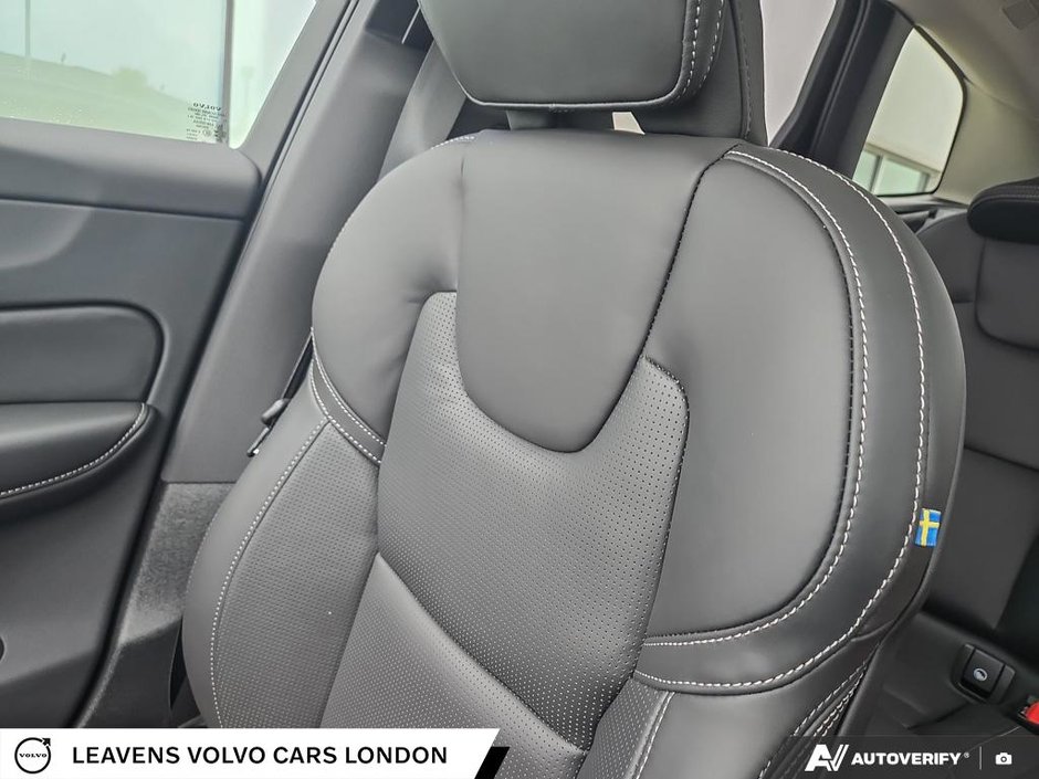 2025 Volvo XC60 PLUG-IN HYBRID ULTRA DARK THEME-19