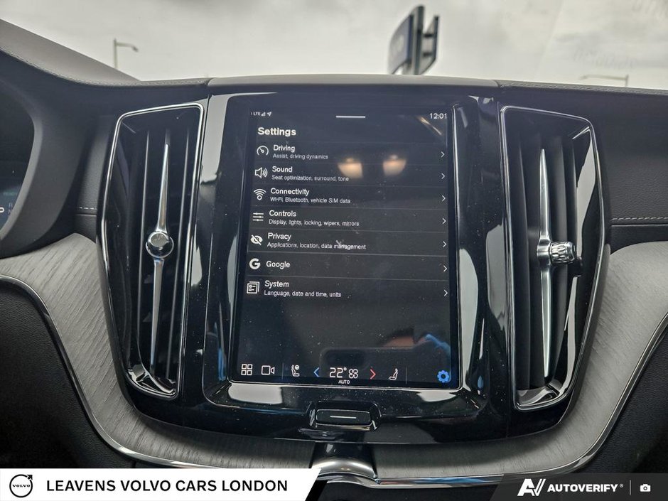 2025 Volvo XC60 PLUG-IN HYBRID ULTRA DARK THEME-27