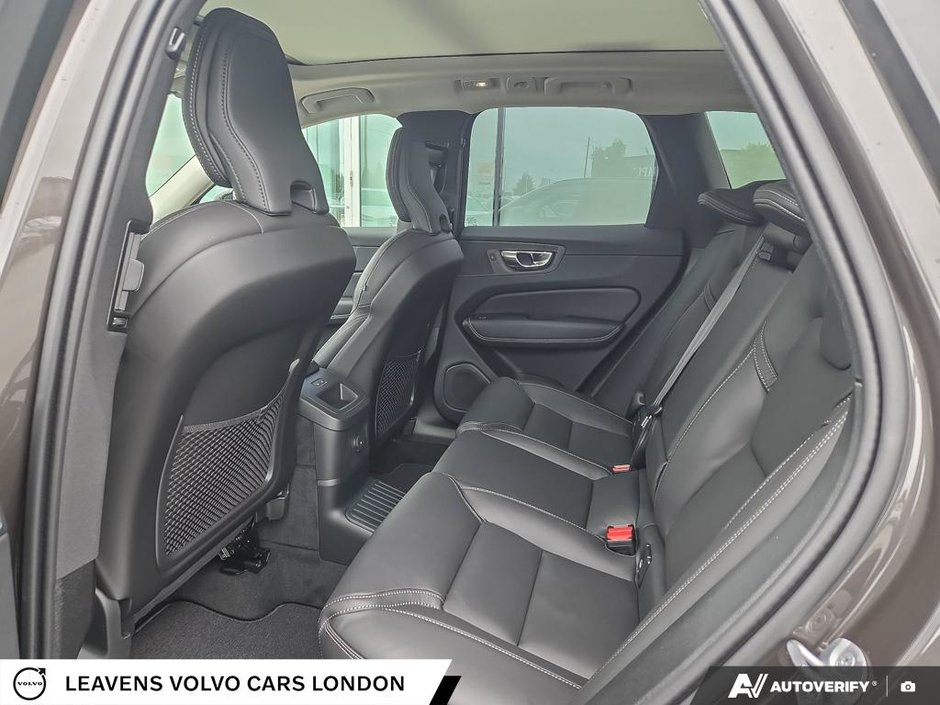 2025 Volvo XC60 PLUG-IN HYBRID ULTRA DARK THEME-22