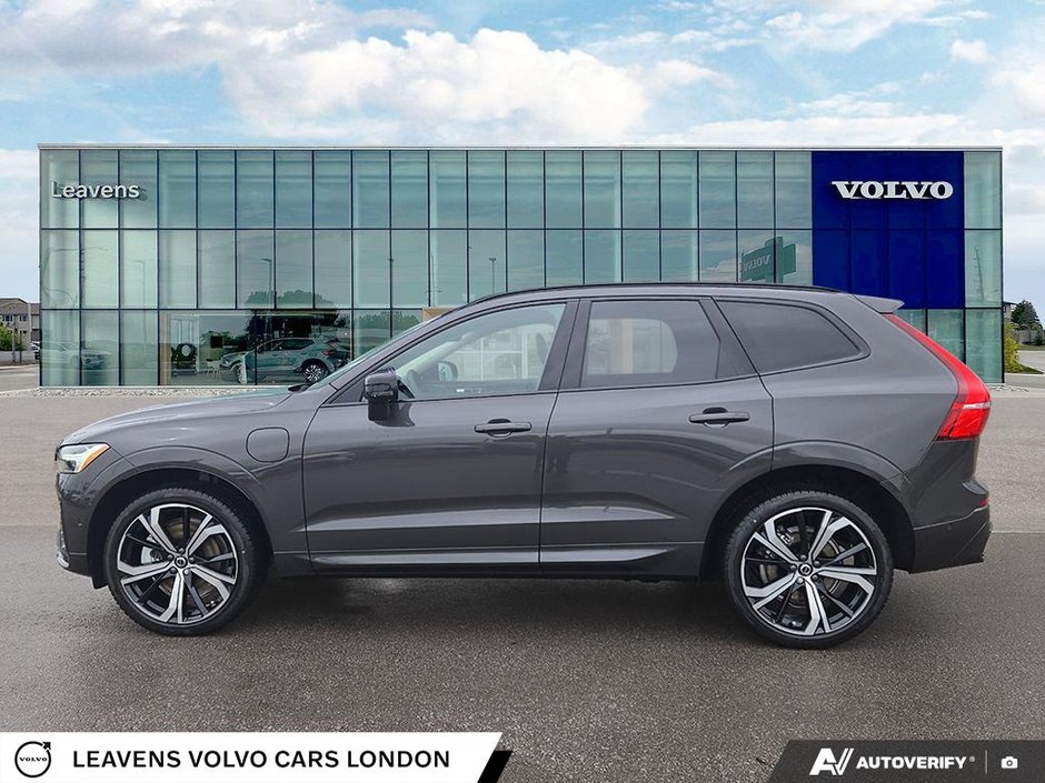 2025 Volvo XC60 PLUG-IN HYBRID ULTRA DARK THEME-2