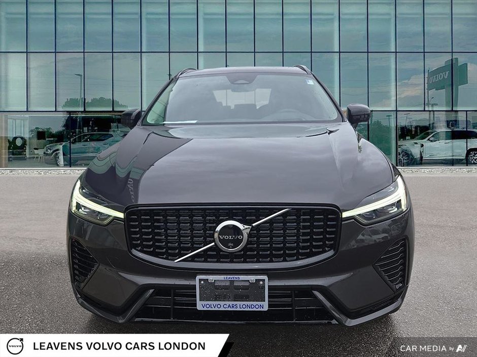 2025 Volvo XC60 Plug-in Hybrid ULTRA DARK THEME-1