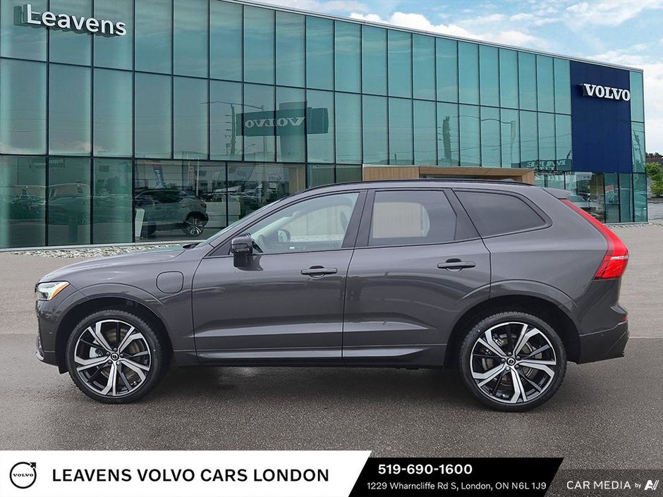 2025 Volvo XC60 Plug-in Hybrid ULTRA DARK THEME-0
