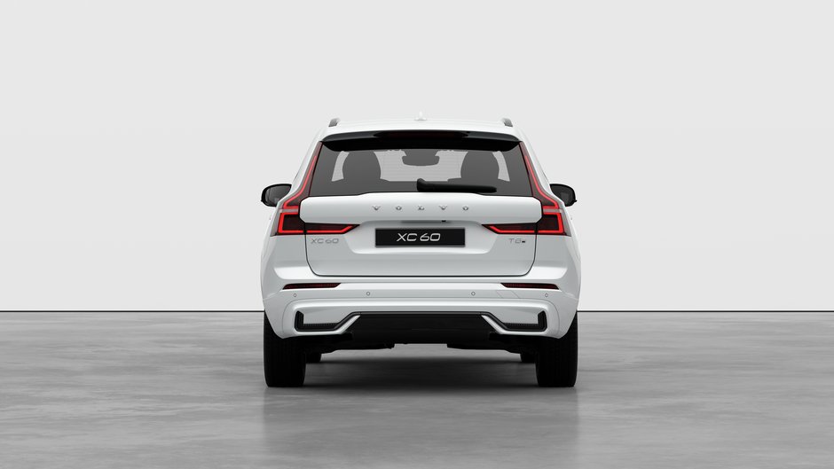 2026 Volvo XC60 Plug-in Hybrid CORE DARK THEME-5