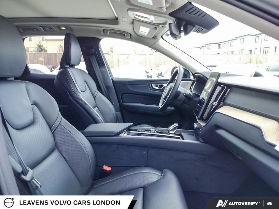 2026 Volvo XC60 PLUG-IN HYBRID ULTRA DARK THEME-21