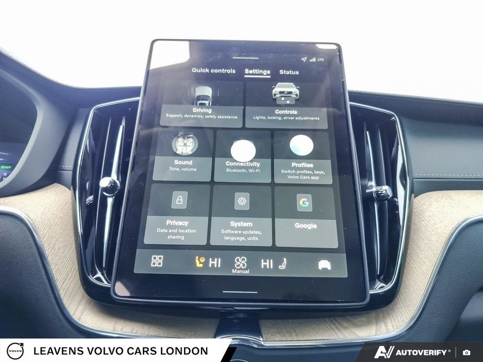 2026 Volvo XC60 PLUG-IN HYBRID ULTRA DARK THEME-27