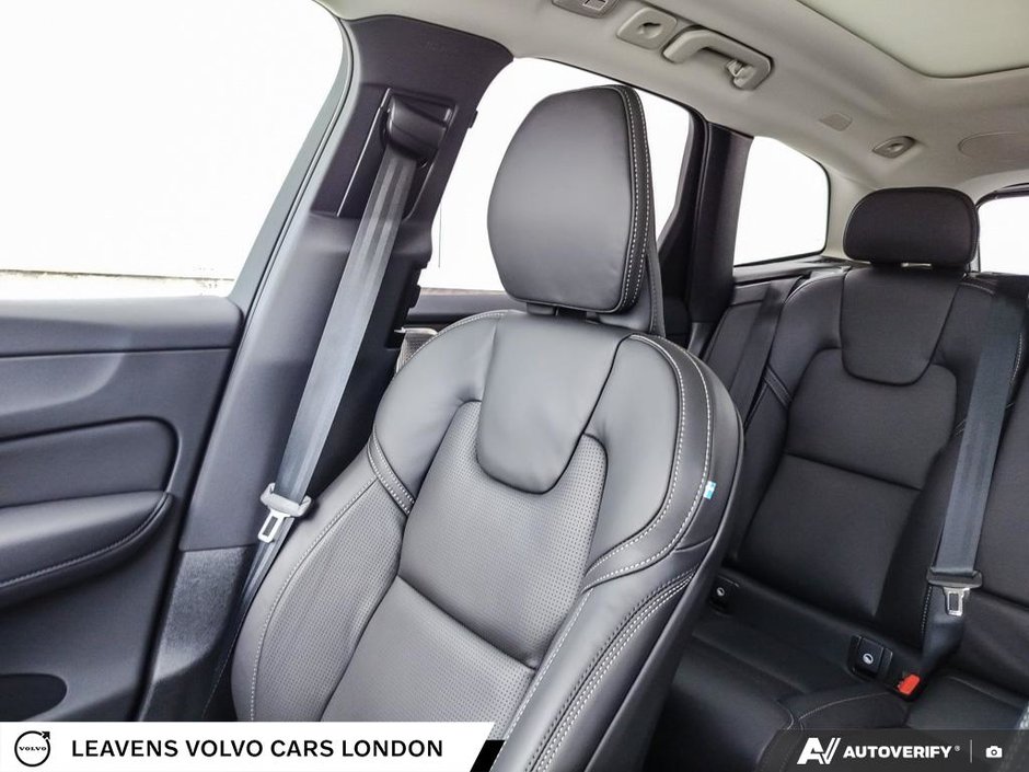 2026 Volvo XC60 PLUG-IN HYBRID ULTRA DARK THEME-19