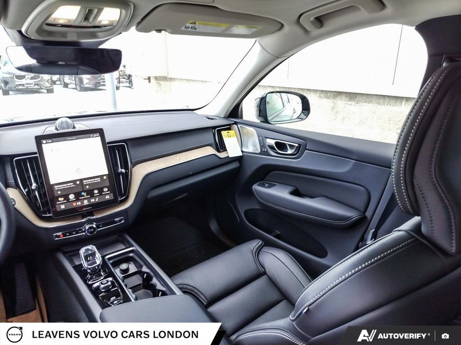 2026 Volvo XC60 PLUG-IN HYBRID ULTRA DARK THEME-24