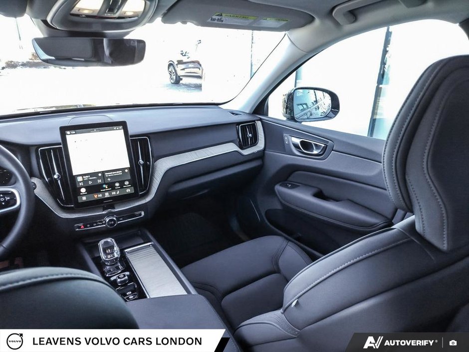 2026 Volvo XC60 PLUG-IN HYBRID PLUS DARK THEME-24