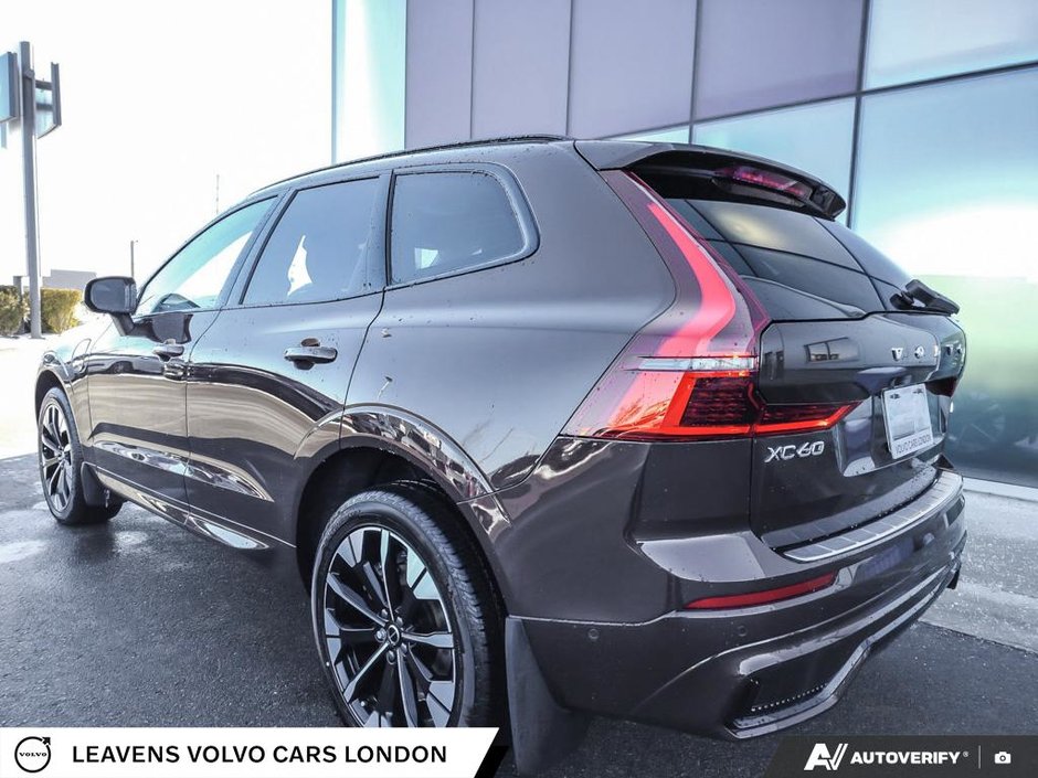2026 Volvo XC60 PLUG-IN HYBRID PLUS DARK THEME-10