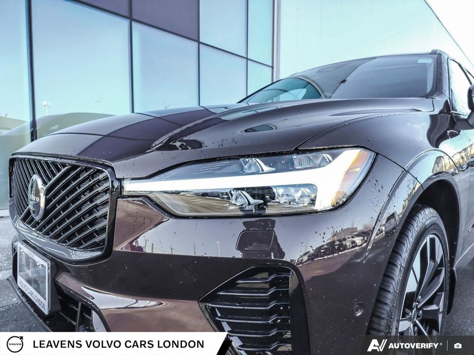 2026 Volvo XC60 PLUG-IN HYBRID PLUS DARK THEME-7