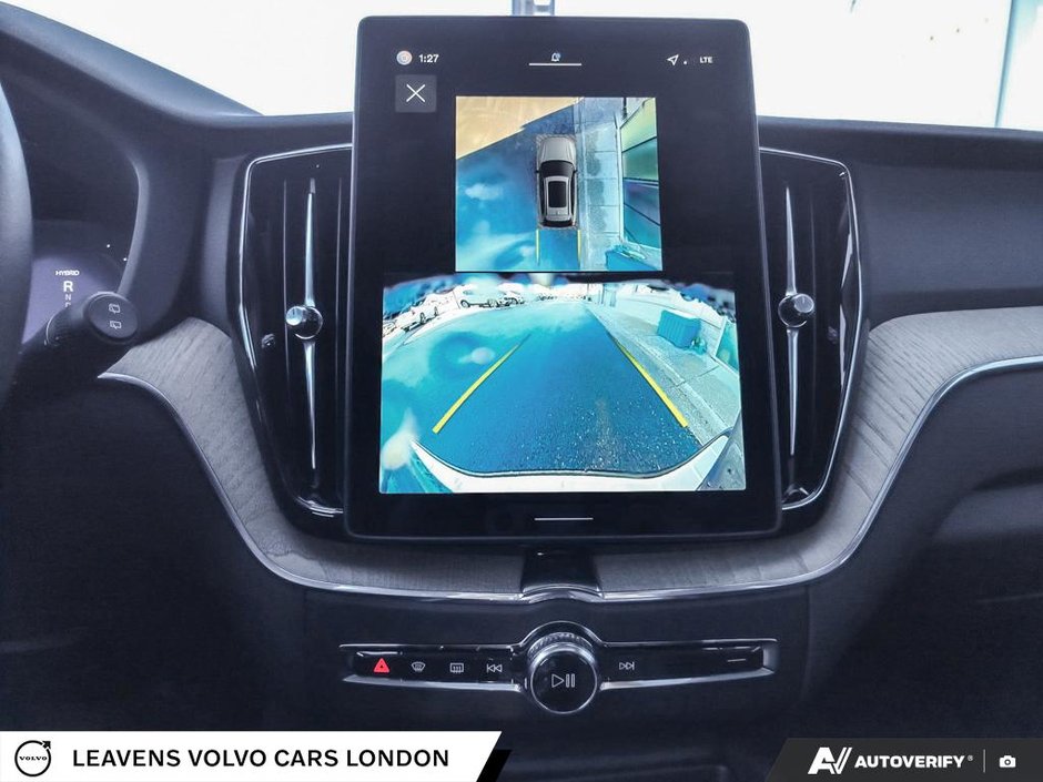 2026 Volvo XC60 PLUG-IN HYBRID PLUS DARK THEME-18