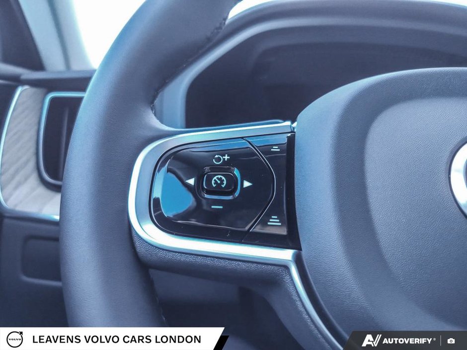 2026 Volvo XC60 PLUG-IN HYBRID PLUS DARK THEME-29