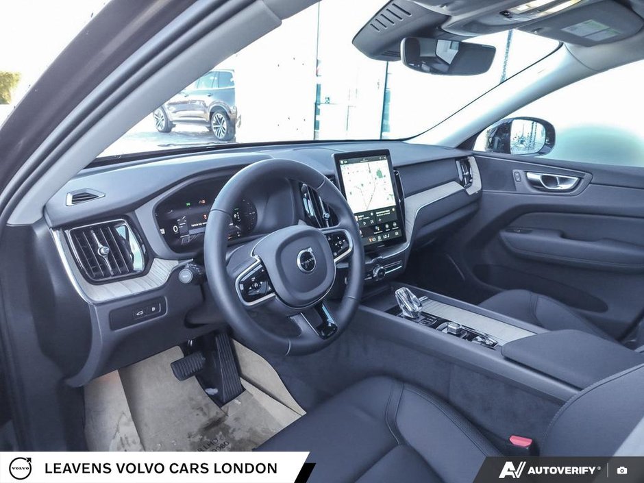 2026 Volvo XC60 PLUG-IN HYBRID PLUS DARK THEME-12