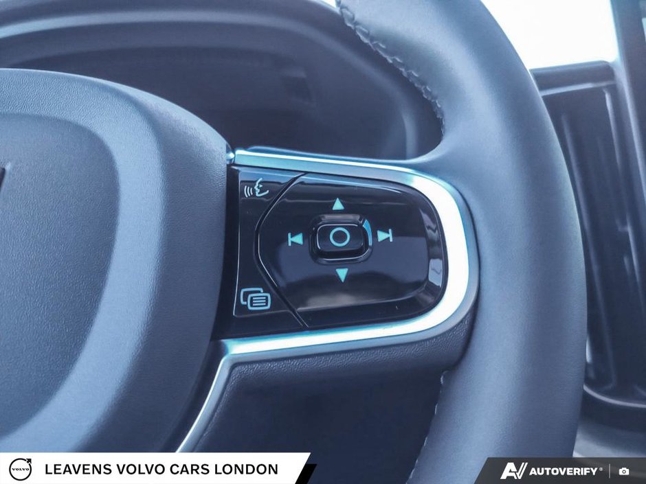 2026 Volvo XC60 PLUG-IN HYBRID PLUS DARK THEME-15