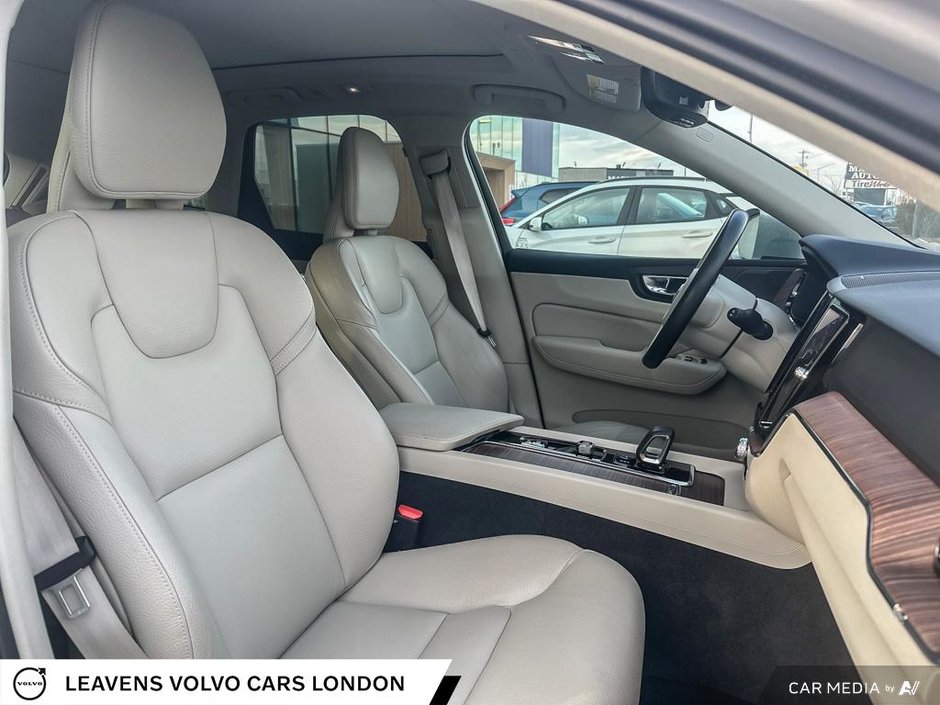 2022 Volvo XC60 Recharge INSCRIPTION EXPRESSION-21