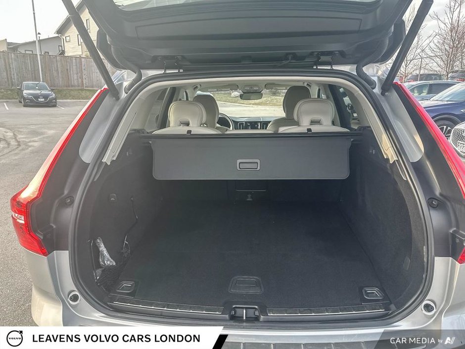 2022 Volvo XC60 Recharge INSCRIPTION EXPRESSION-11