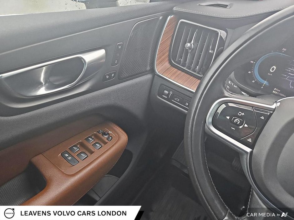 2022 Volvo XC60 Recharge INSCRIPTION-16