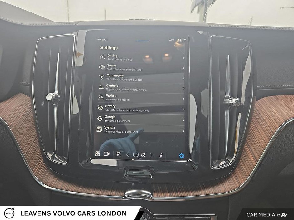 2022 Volvo XC60 Recharge INSCRIPTION-21