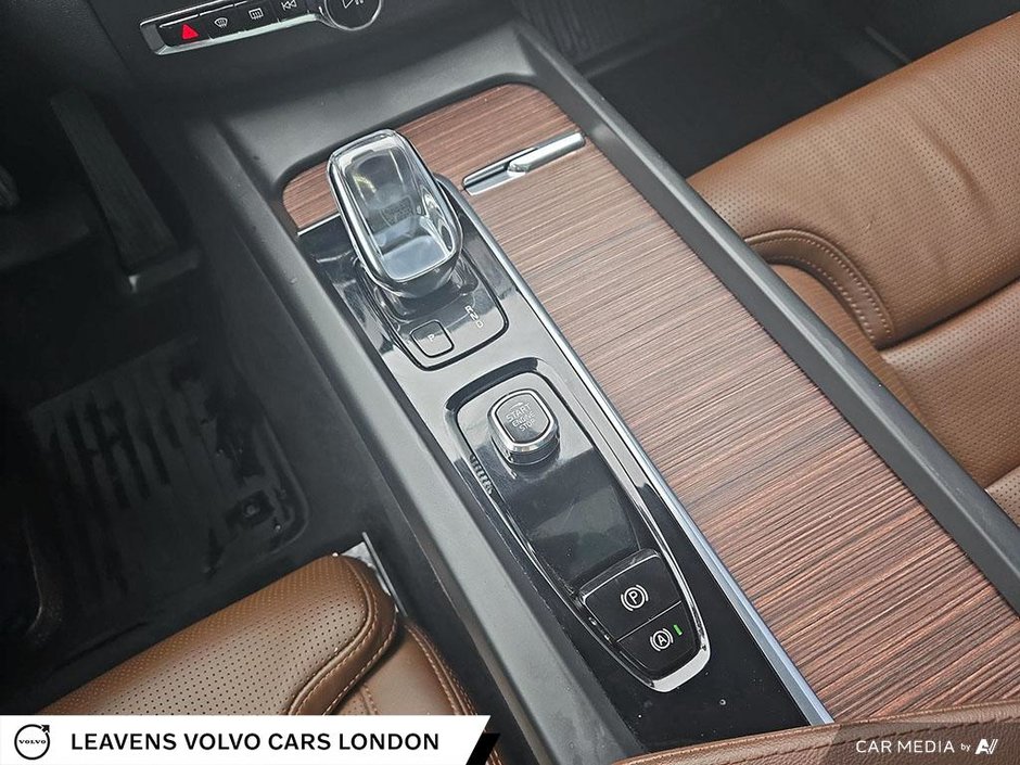 2022 Volvo XC60 Recharge INSCRIPTION-17