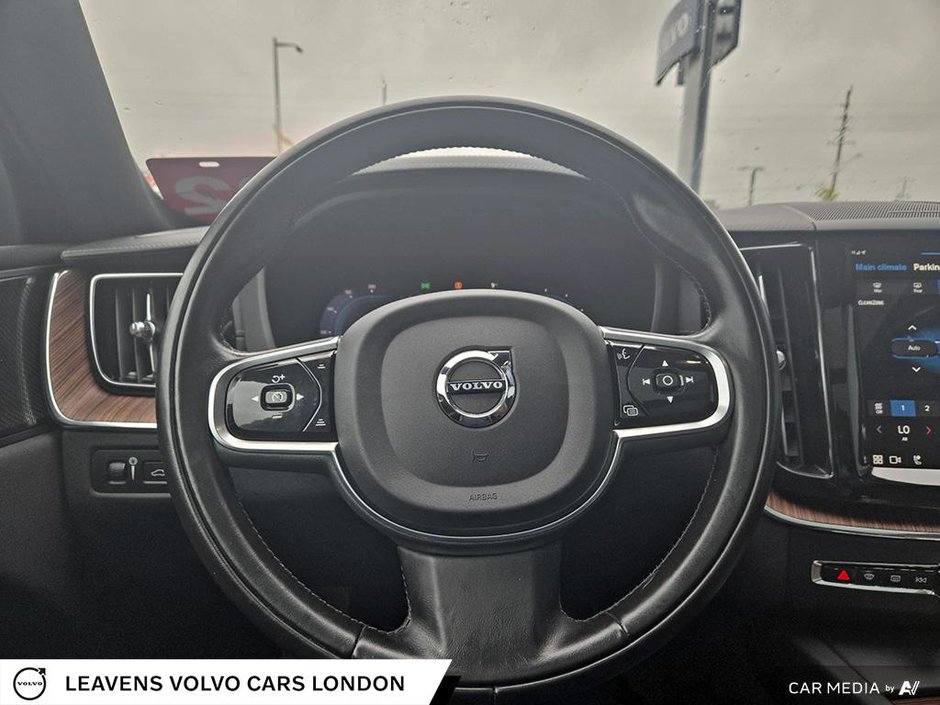 2022 Volvo XC60 Recharge INSCRIPTION-13