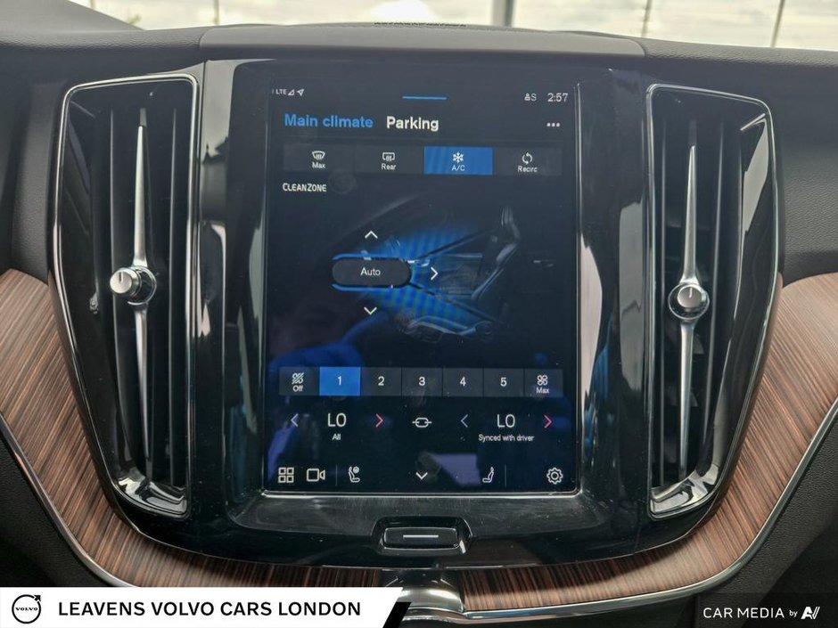 2022 Volvo XC60 Recharge INSCRIPTION EXPRESSION-29