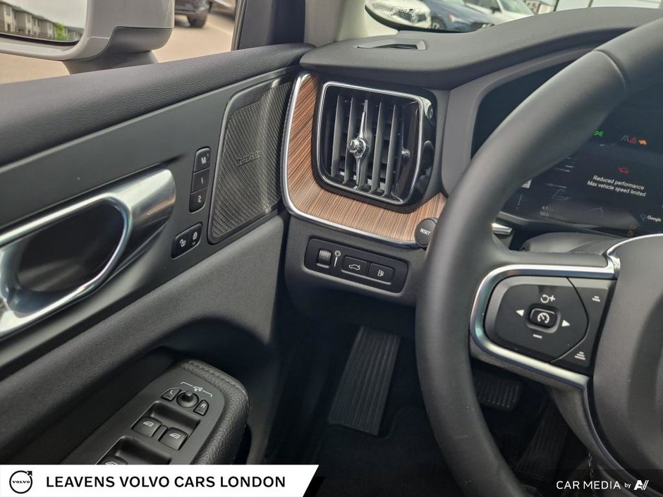 2022 Volvo XC60 Recharge INSCRIPTION EXPRESSION-16