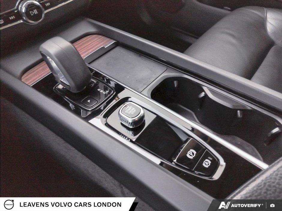 2022 Volvo XC60 RECHARGE INSCRIPTION EXPRESSION-17
