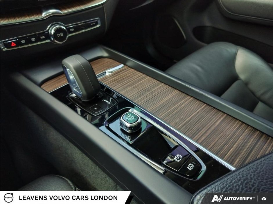 2022 Volvo XC60 RECHARGE INSCRIPTION EXPRESSION-17