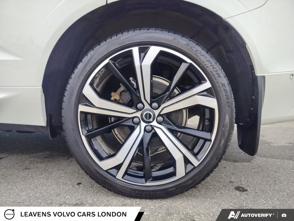 2024 Volvo XC60 RECHARGE ULTIMATE DARK THEME-5