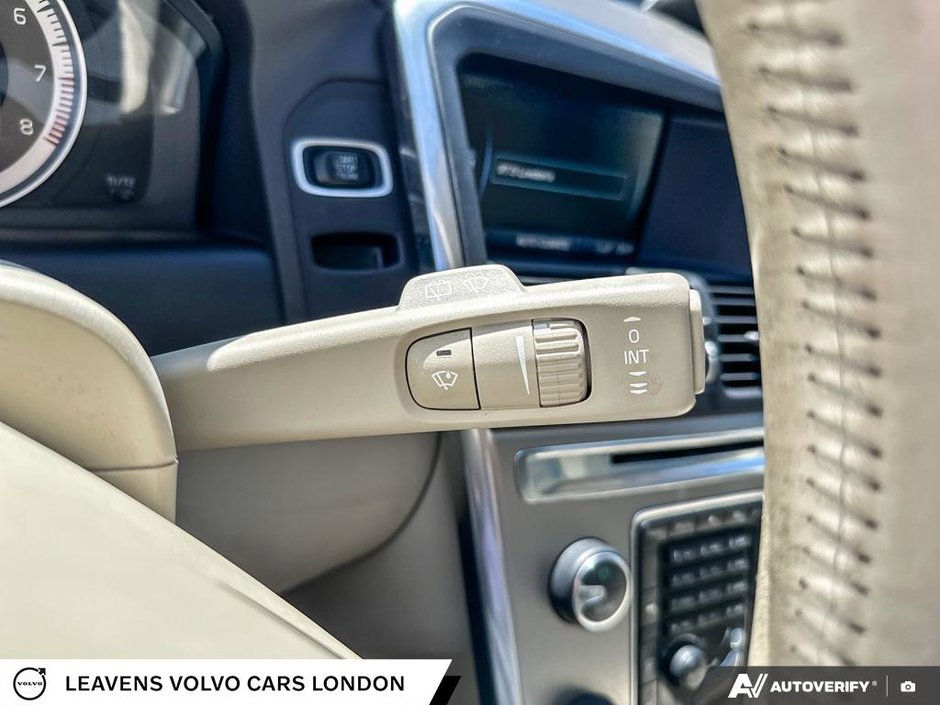 2012 Volvo XC60 T6 R-DESIGN-27