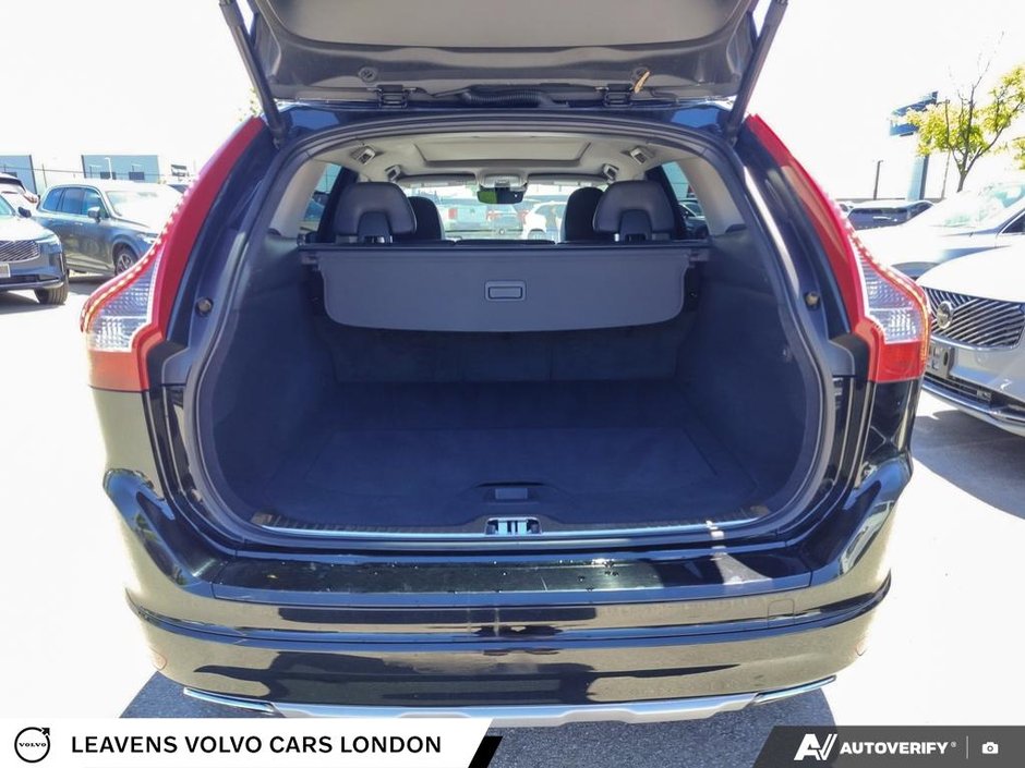 2017 Volvo XC60 T6 DRIVE-E PREMIER-11