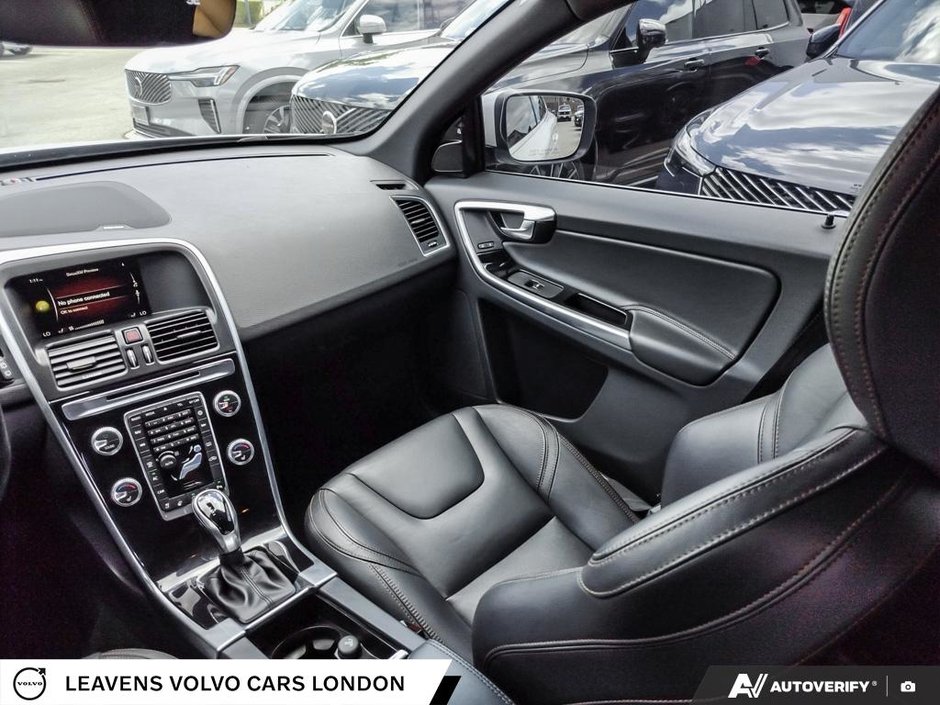 2017 Volvo XC60 T6 DRIVE-E PREMIER-24