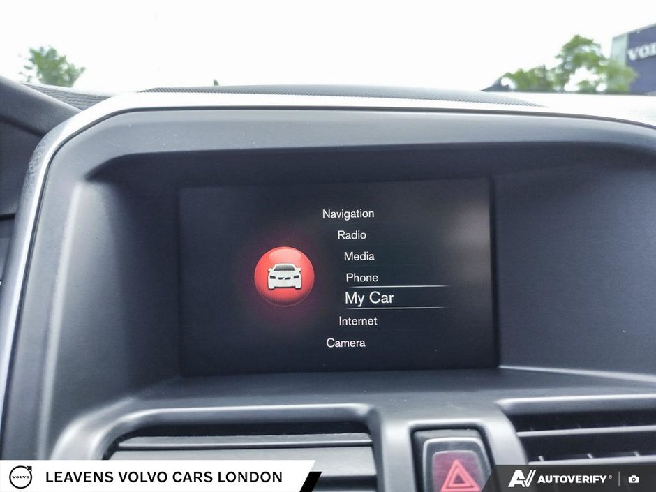 2017 Volvo XC60 T6 DRIVE-E PREMIER-26