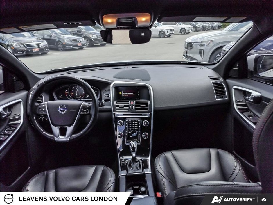 2017 Volvo XC60 T6 DRIVE-E PREMIER-23