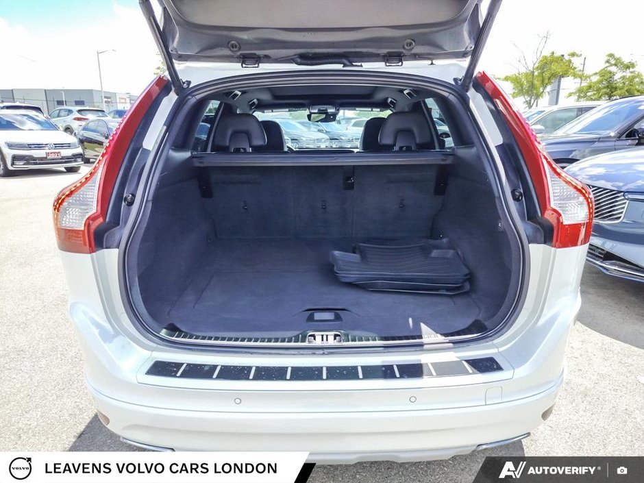 2017 Volvo XC60 T6 DRIVE-E PREMIER-11