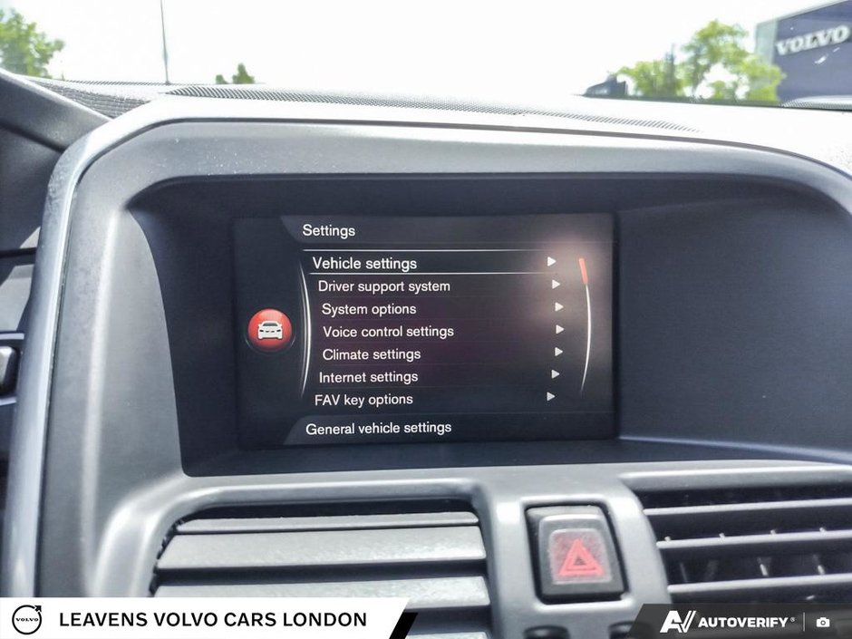 2017 Volvo XC60 T6 DRIVE-E PREMIER-27