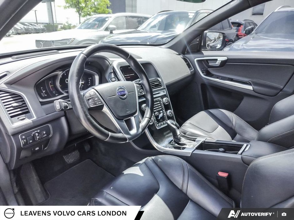 2017 Volvo XC60 T6 DRIVE-E PREMIER-12