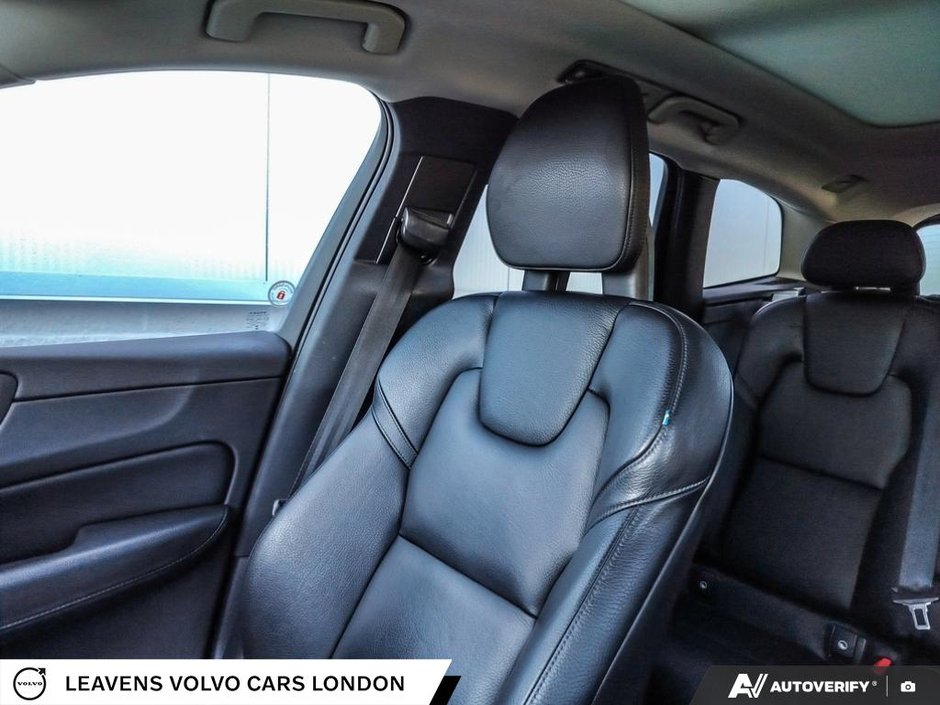 2018 Volvo XC60 MOMENTUM-19