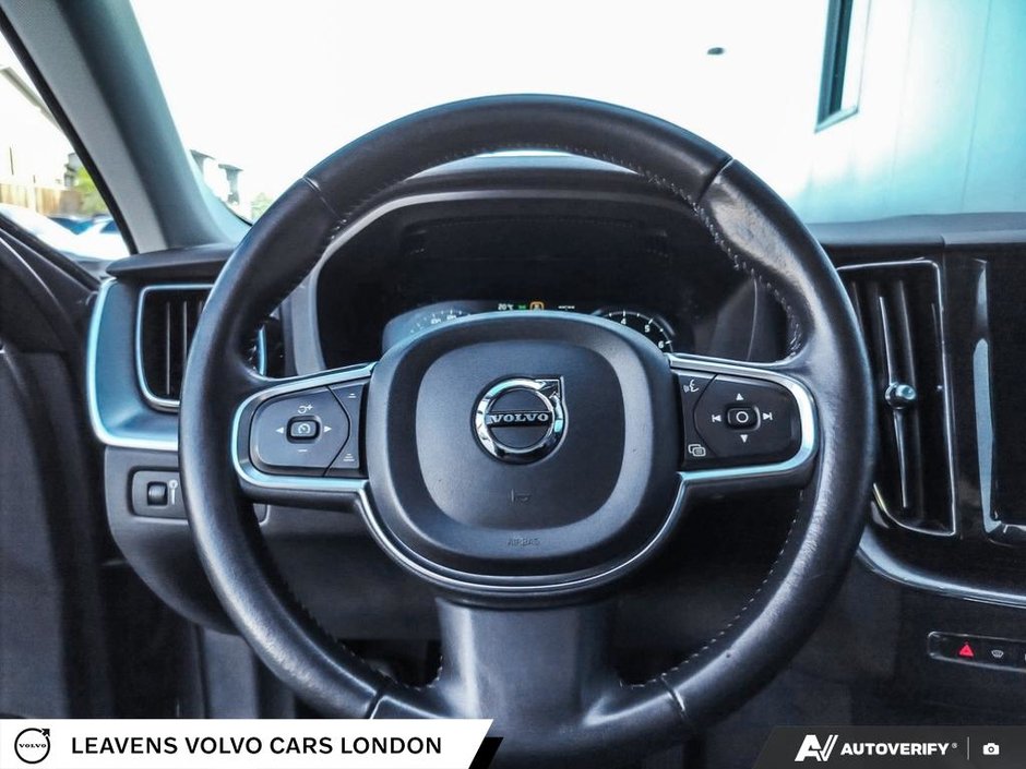 2018 Volvo XC60 MOMENTUM-13