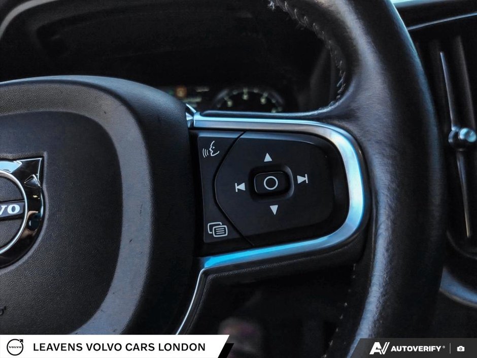 2018 Volvo XC60 MOMENTUM-15