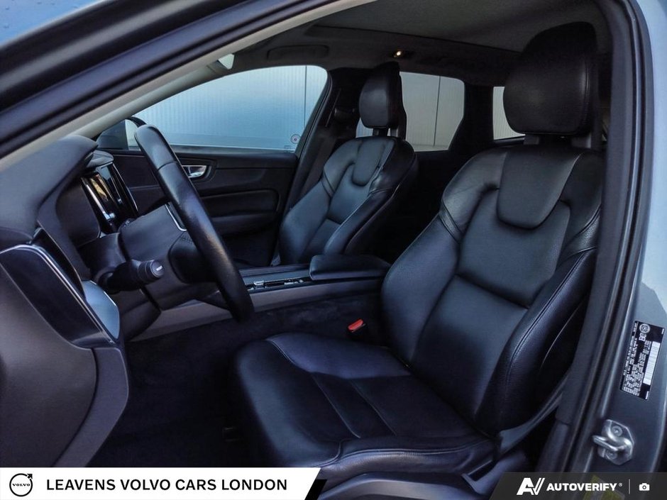 2018 Volvo XC60 MOMENTUM-25