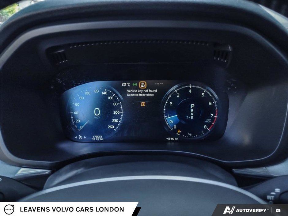 2018 Volvo XC60 MOMENTUM-14