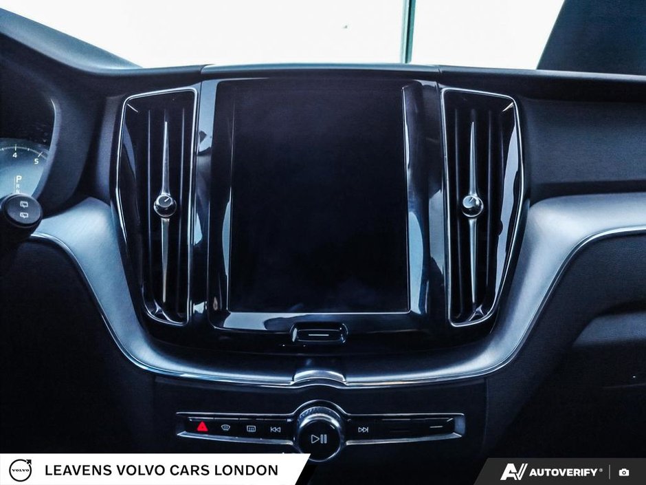 2018 Volvo XC60 MOMENTUM-18