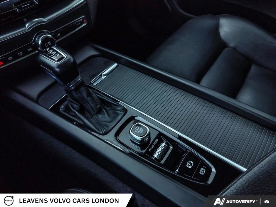 2018 Volvo XC60 MOMENTUM-17