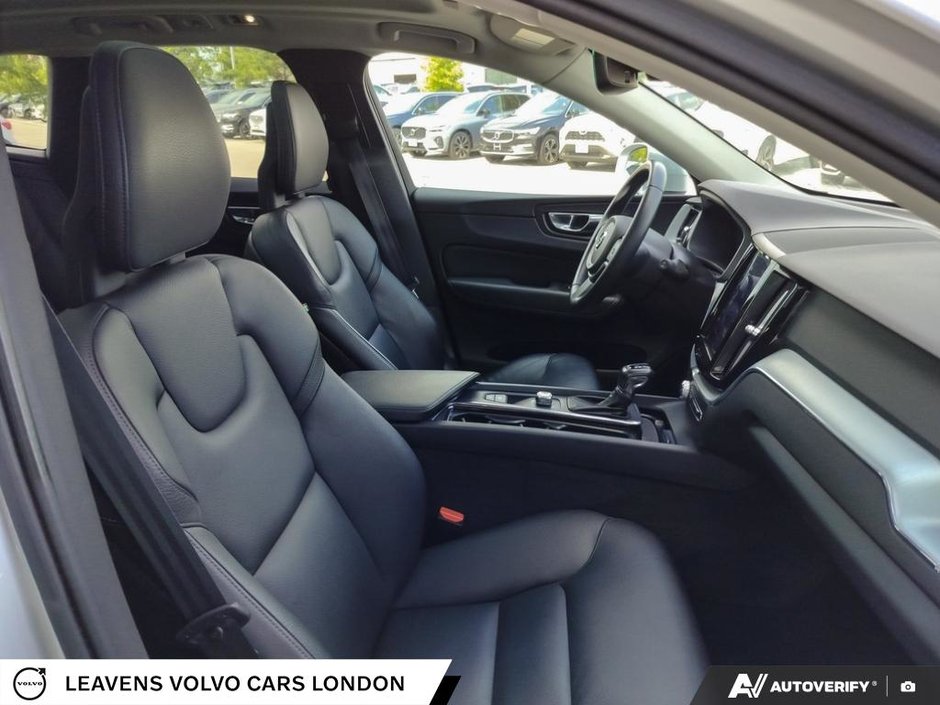2018 Volvo XC60 MOMENTUM-21