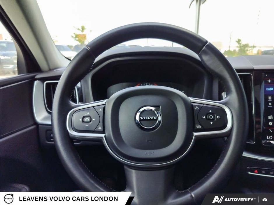 2018 Volvo XC60 MOMENTUM-13