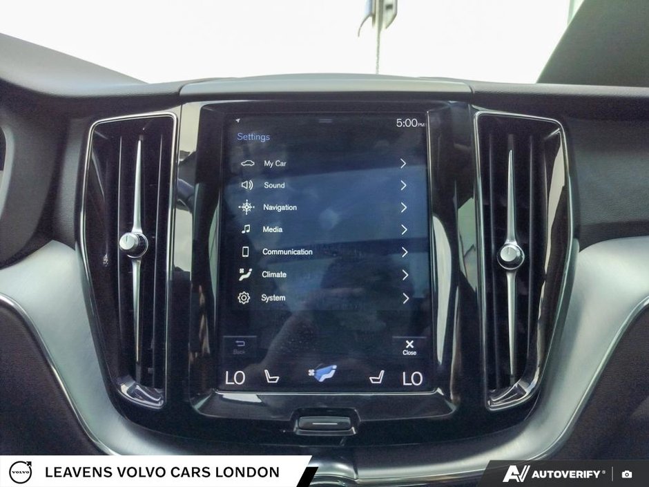 2018 Volvo XC60 MOMENTUM-27