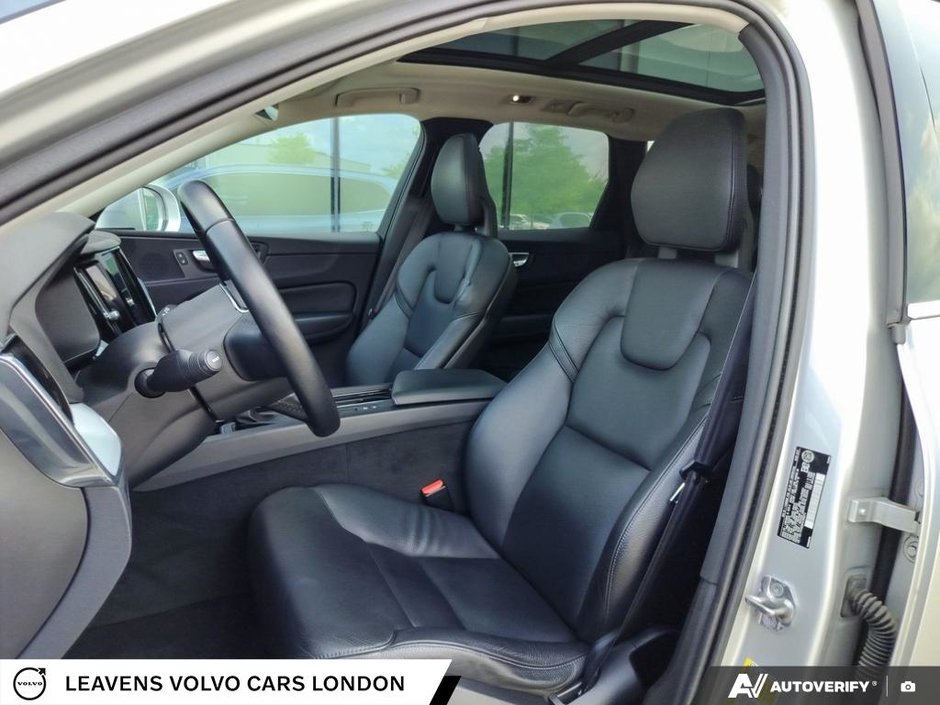 2018 Volvo XC60 MOMENTUM-25