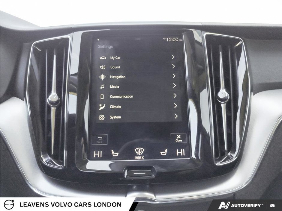 2019 Volvo XC60 MOMENTUM-27